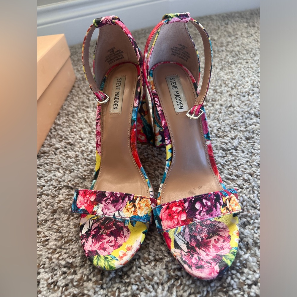 Steve Madden Carrson Floral Heels size 9.5